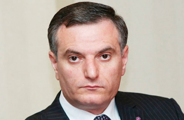 Հայաստանը՝ «դեմոկրատիայի» և «ավտոկրատիայի» պատերազմի արանքում